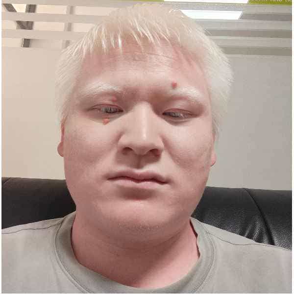 30岁岁安徽单身帅哥 - 威海吉缘网
